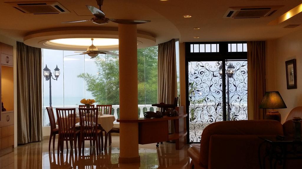 Villa Tropical Sea View & Sunshine Batu Ferringhi Exterior foto