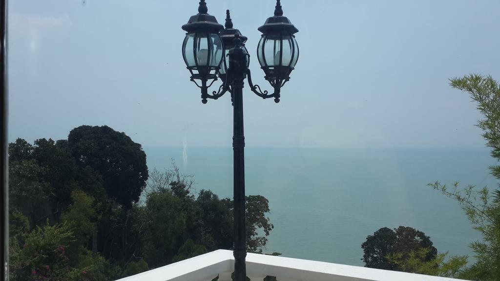 Villa Tropical Sea View & Sunshine Batu Ferringhi Exterior foto
